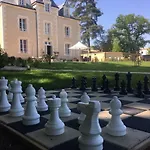 Le Petit Chateau Des Cedres Mouchamps