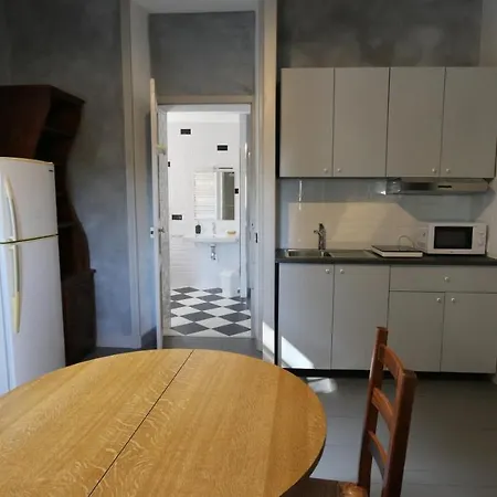 Le Petit Château Des Cedres Couette-café 3*