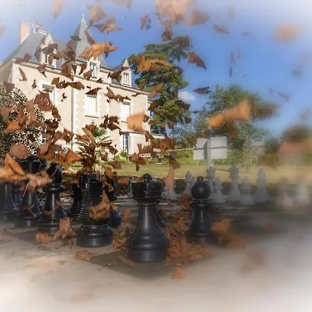 Le Petit Chateau Des Cedres