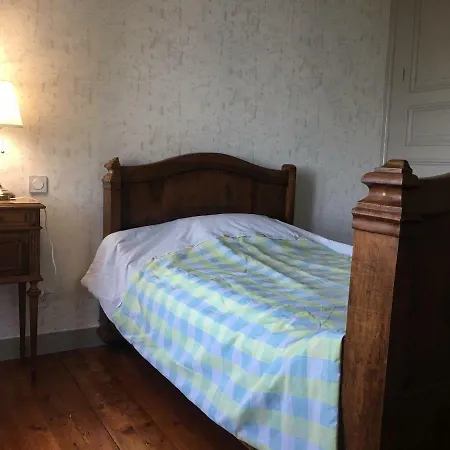 Le Petit Chateau Des Cedres