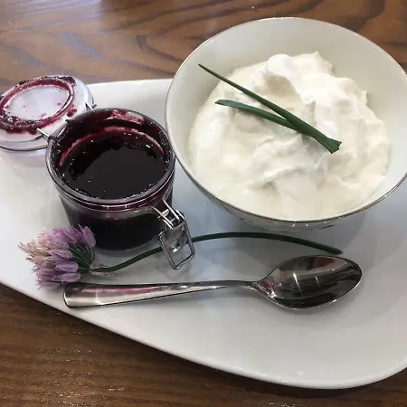 Le Petit Chateau Des Cedres Mouchamps