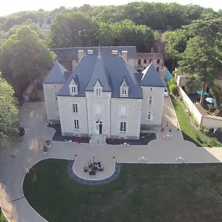 Le Petit Chateau Des Cedres Vakantiehuis Mouchamps