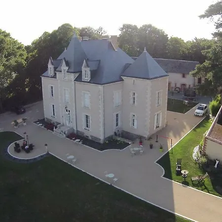 Le Petit Château Des Cedres