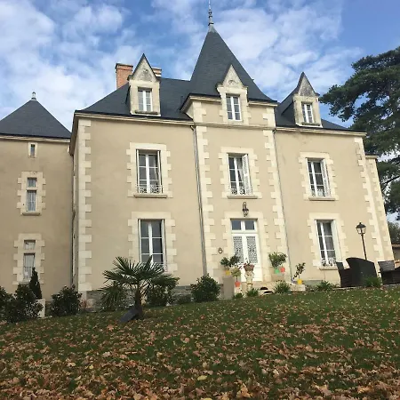 Le Petit Chateau Des Cedres Mouchamps