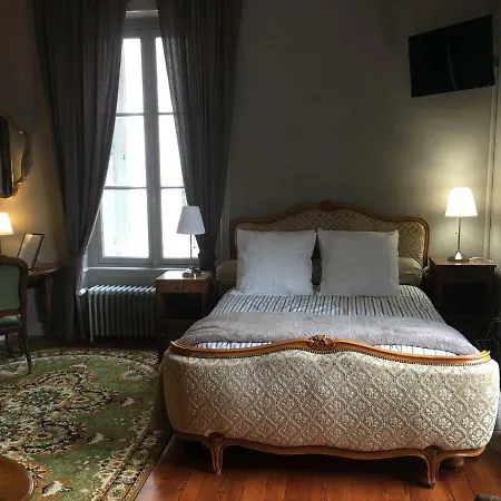 Couette-café Le Petit Château Des Cedres Mouchamps