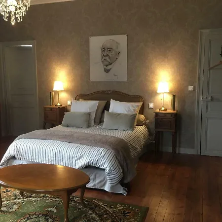 Le Petit Chateau Des Cedres