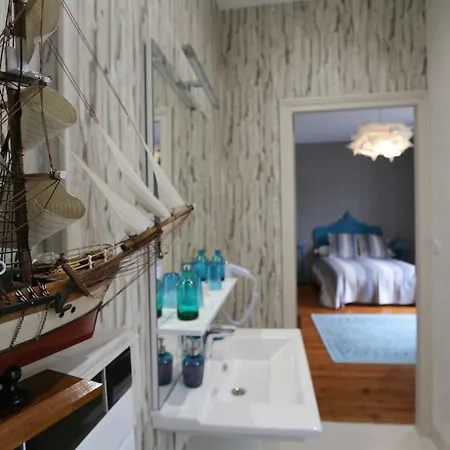 Le Petit Château Des Cedres Couette-café Mouchamps