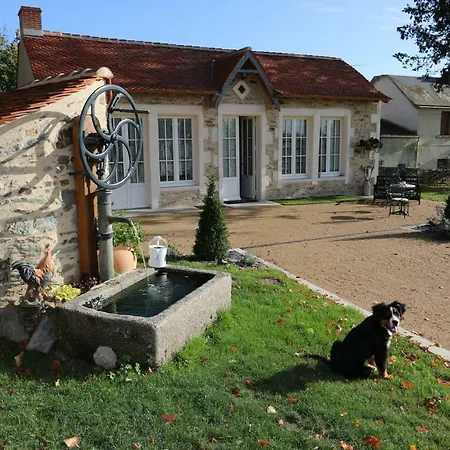 Le Petit Chateau Des Cedres *