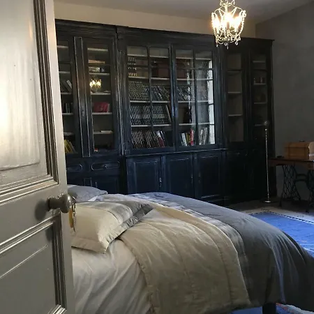 Couette-café Le Petit Château Des Cedres 3*