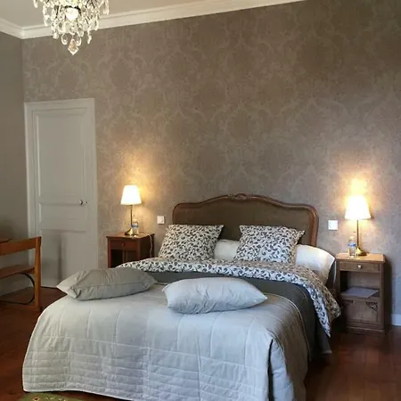 Le Petit Chateau Des Cedres Mouchamps