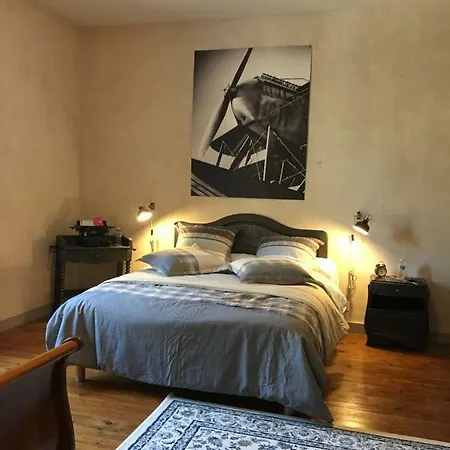 Tatil Evi Le Petit Chateau Des Cedres Mouchamps