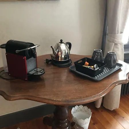 Le Petit Chateau Des Cedres *