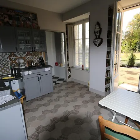 Le Petit Chateau Des Cedres Mouchamps