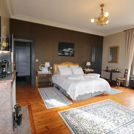 Couette-café Le Petit Château Des Cedres