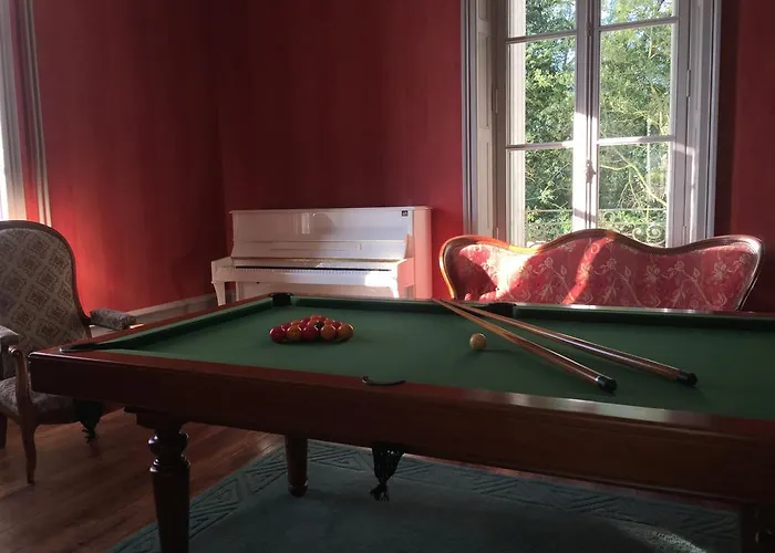 بيت للعطل Le Petit Chateau Des Cedres *