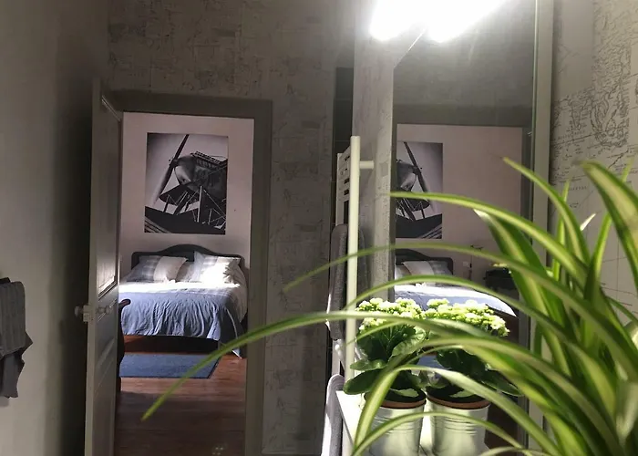 Le Petit Chateau Des Cedres *