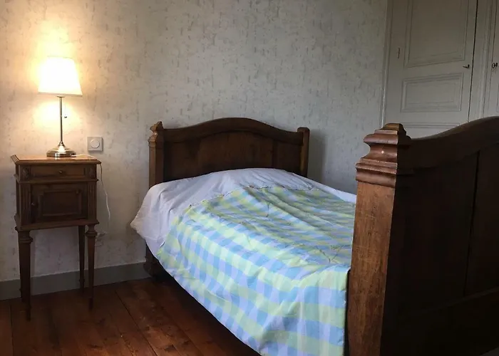 Le Petit Chateau Des Cedres