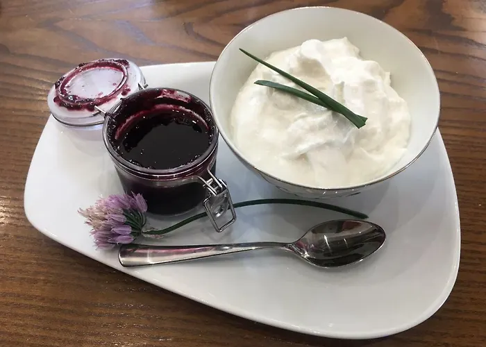 Le Petit Chateau Des Cedres Mouchamps