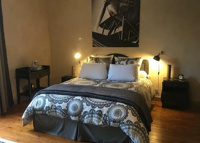 بيت للعطل Le Petit Chateau Des Cedres Mouchamps