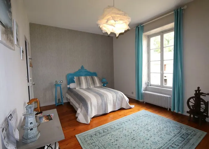 Le Petit Chateau Des Cedres بيت للعطل *