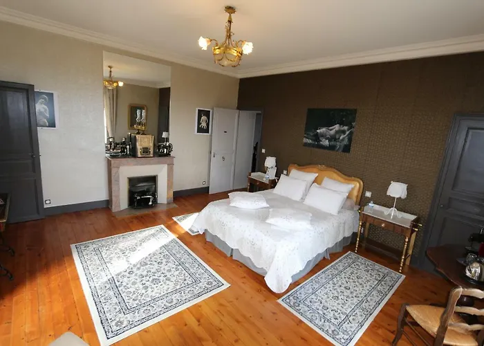 بيت للعطل Le Petit Chateau Des Cedres Mouchamps