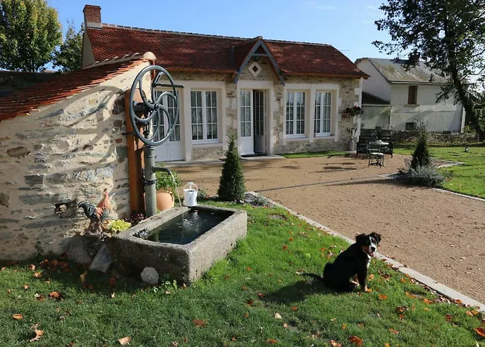 Le Petit Chateau Des Cedres *