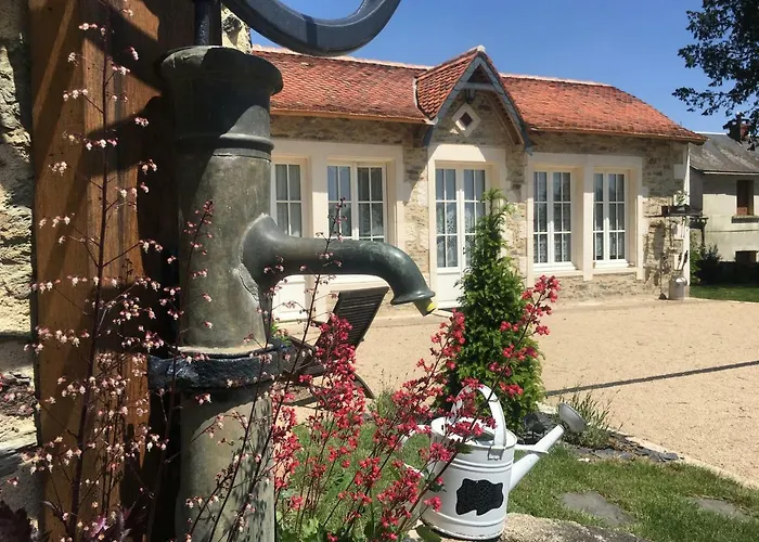 Le Petit Chateau Des Cedres بيت للعطل *