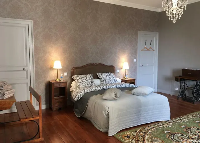 Le Petit Chateau Des Cedres بيت للعطل *