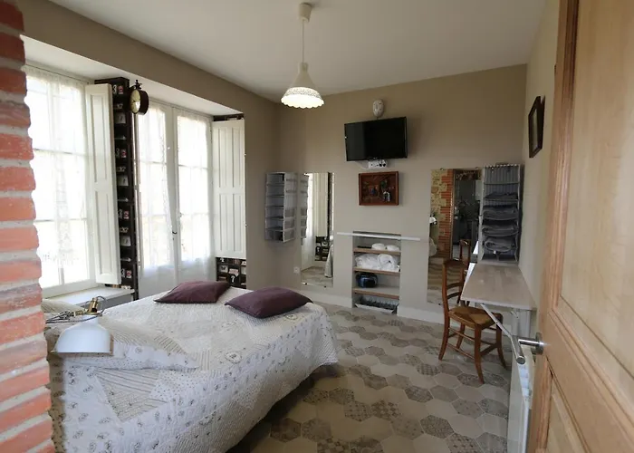 بيت للعطل Le Petit Chateau Des Cedres Mouchamps