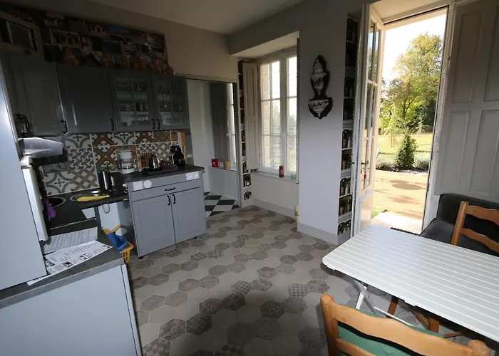 Le Petit Chateau Des Cedres Mouchamps