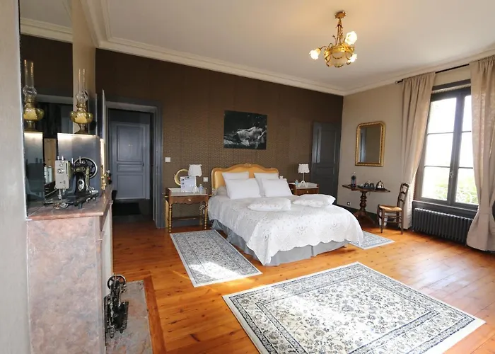 بيت للعطل Le Petit Chateau Des Cedres